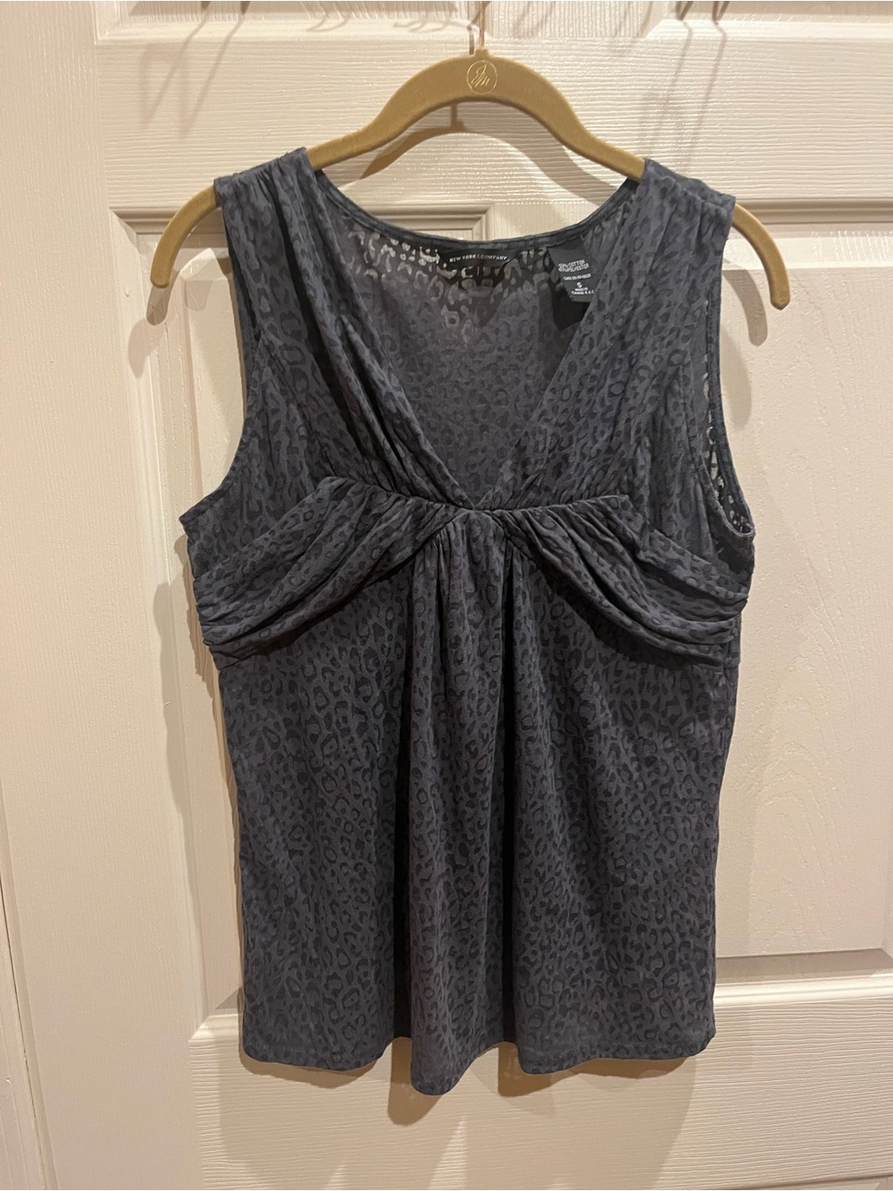 New York & Company Gray Twist-Front Sleeveless Camisole